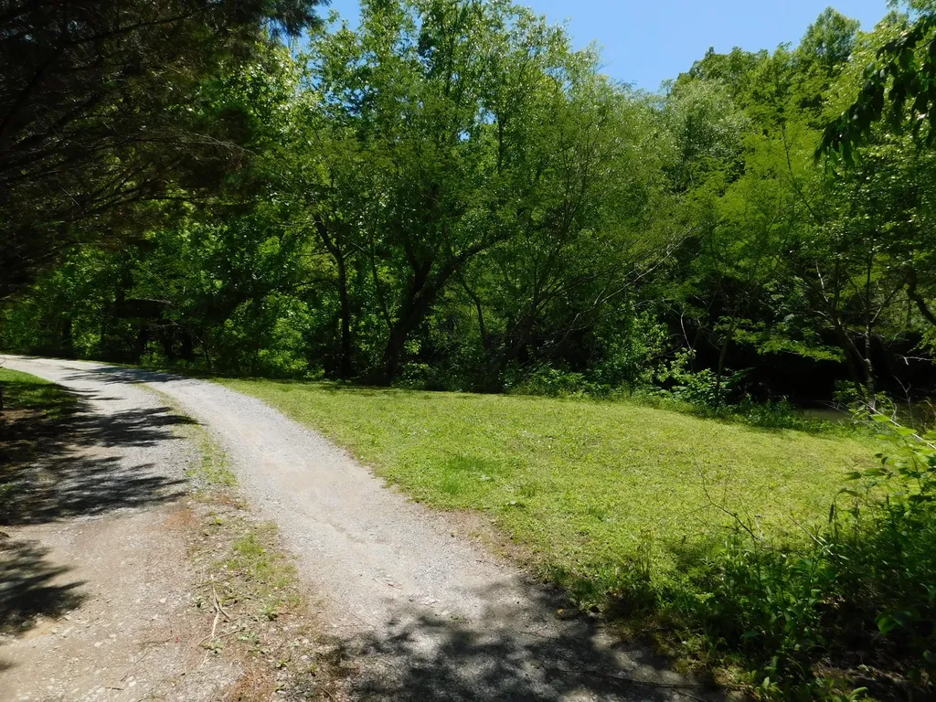 13070 N U.s. 119 Totz KY 40870