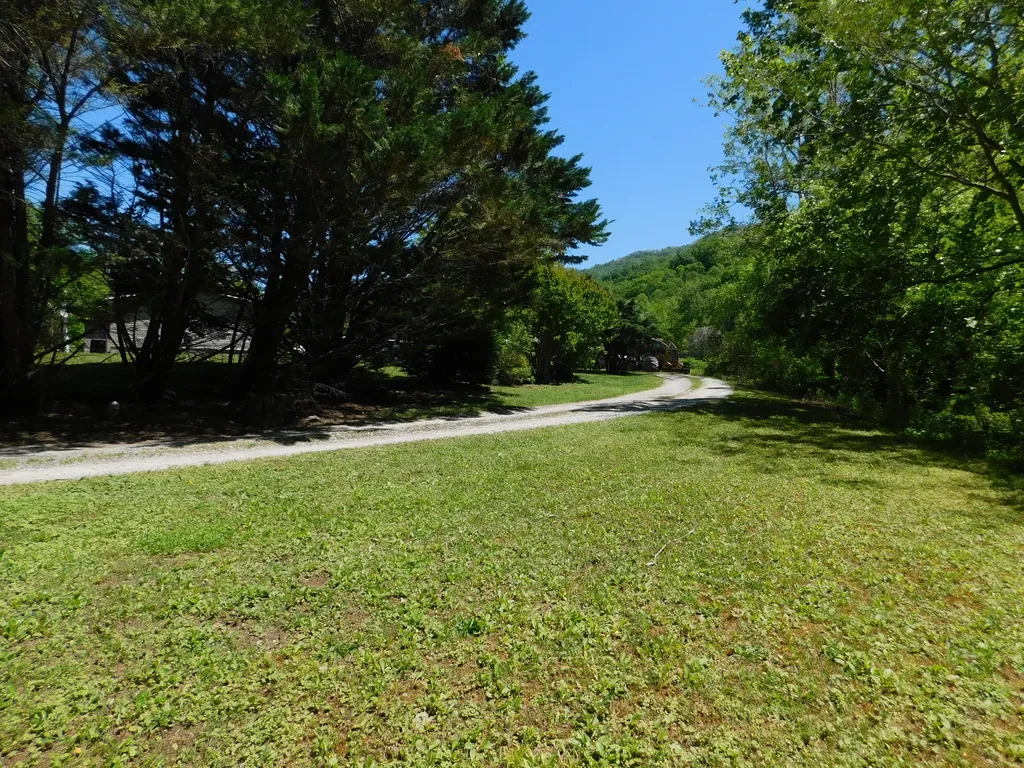 13070 N U.s. 119 Totz KY 40870