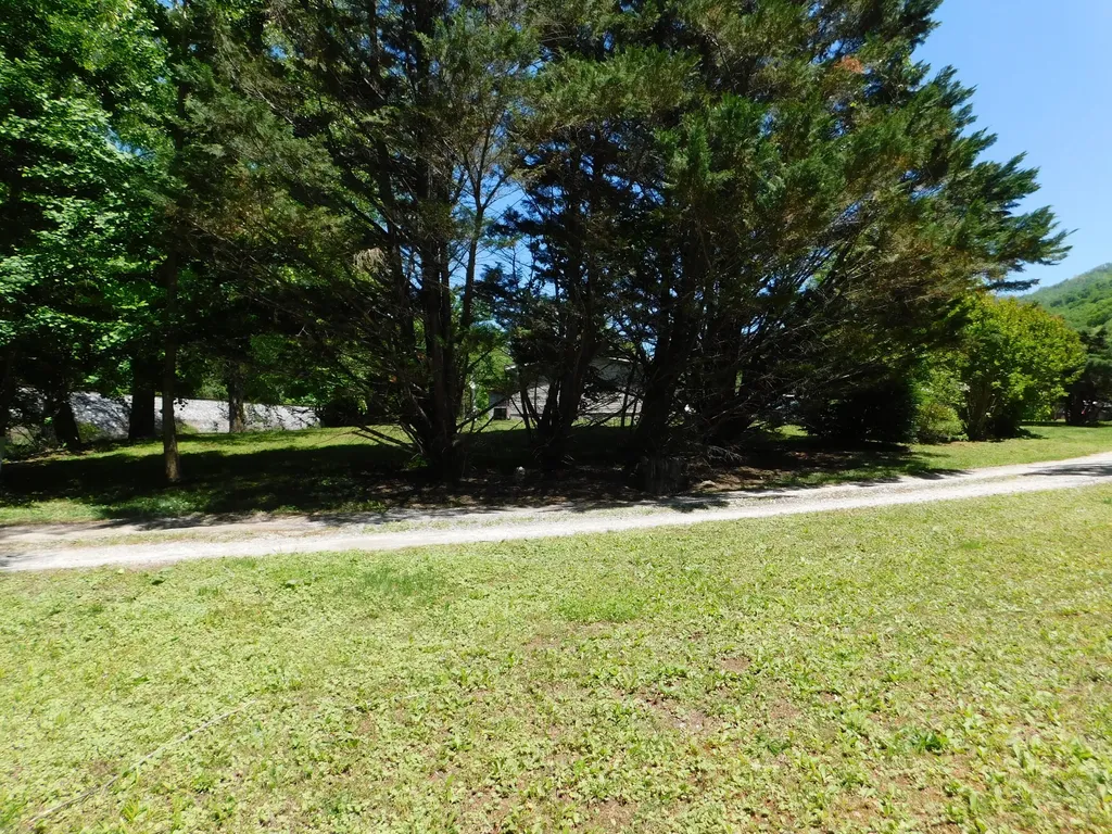 13070 N U.s. 119 Totz KY 40870