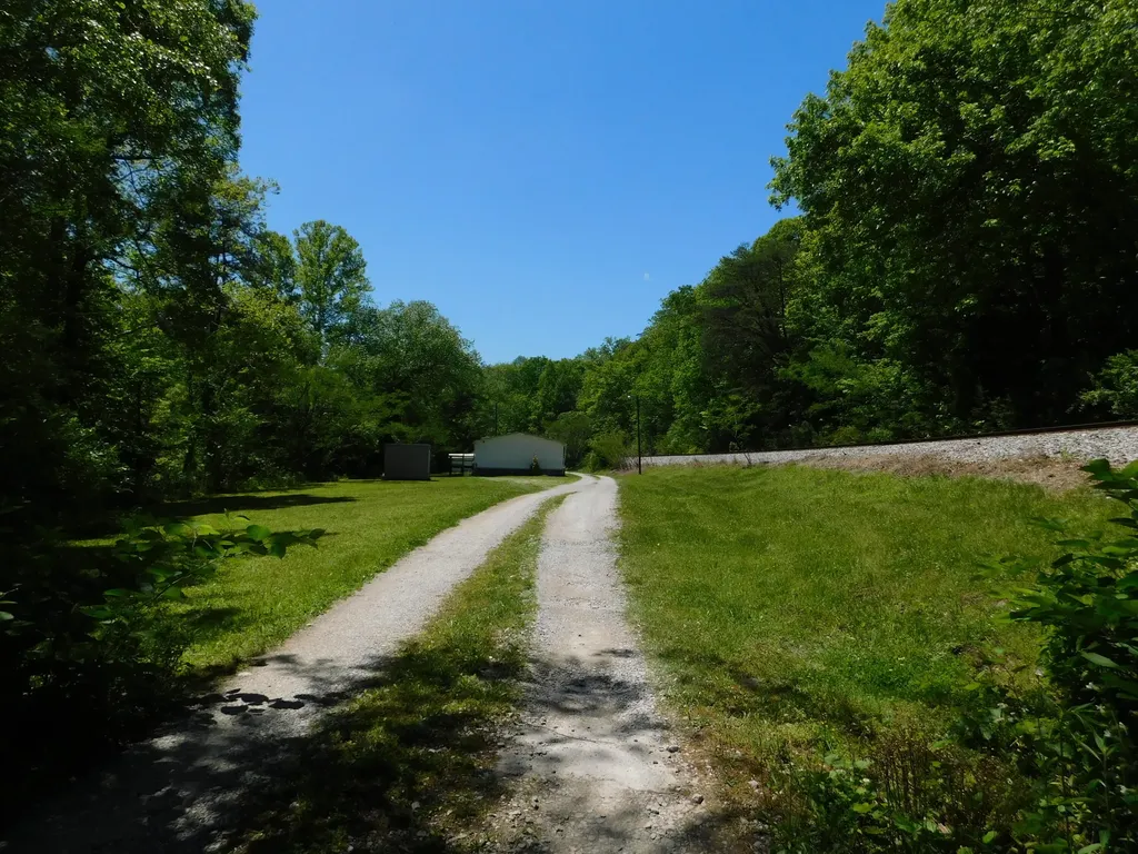 13070 N U.s. 119 Totz KY 40870