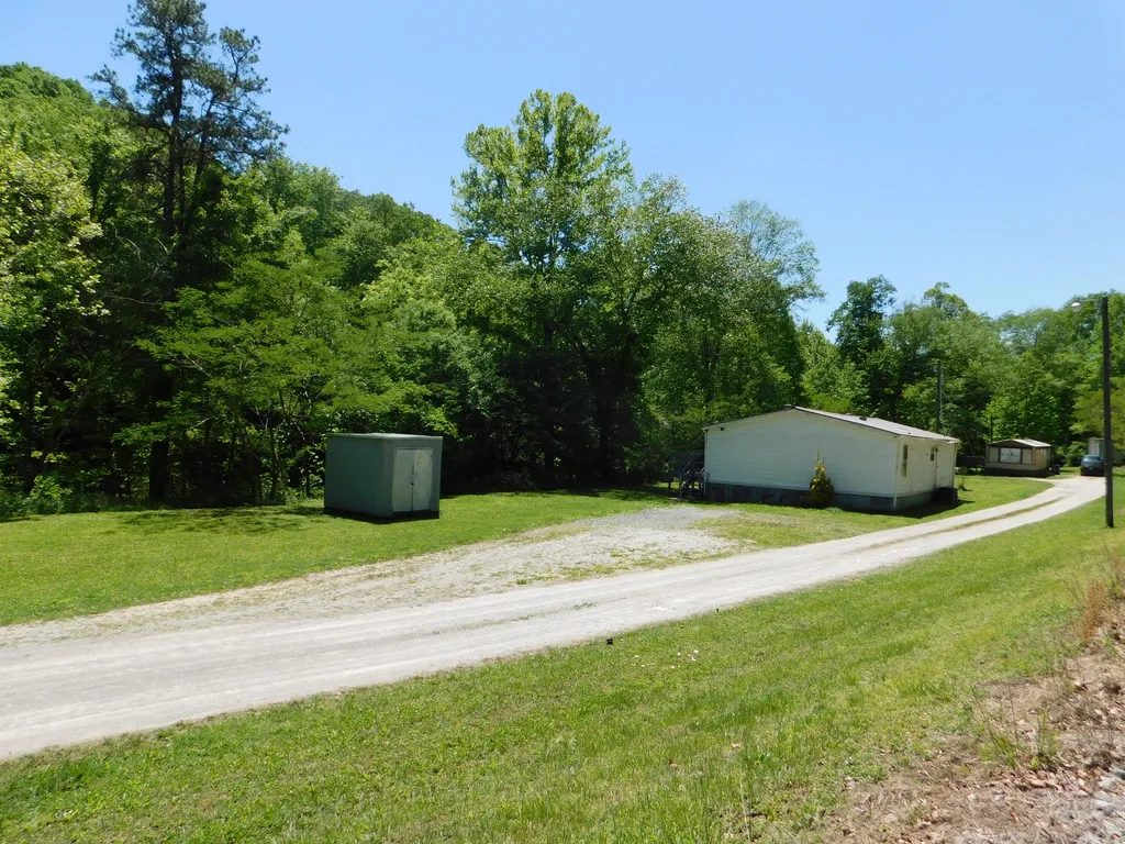 13070 N U.s. 119 Totz KY 40870