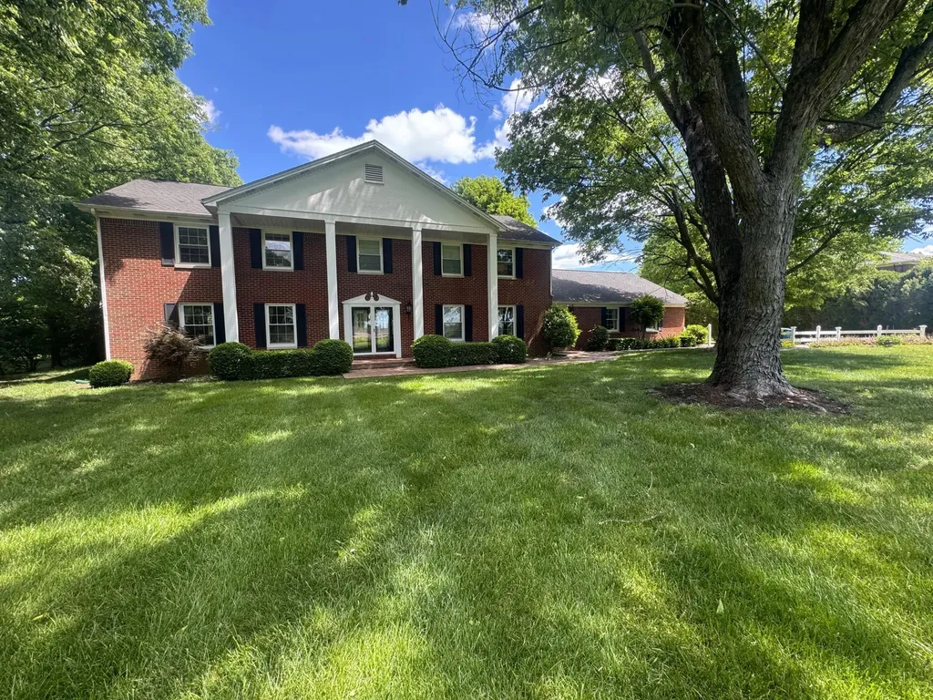 1050 Bluegrass Pike Danville KY 40422