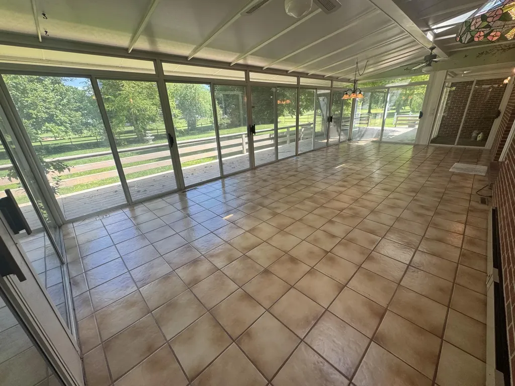1050 Bluegrass Pike Danville KY 40422