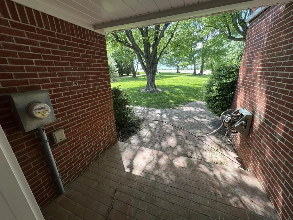 1050 Bluegrass Pike Danville KY 40422