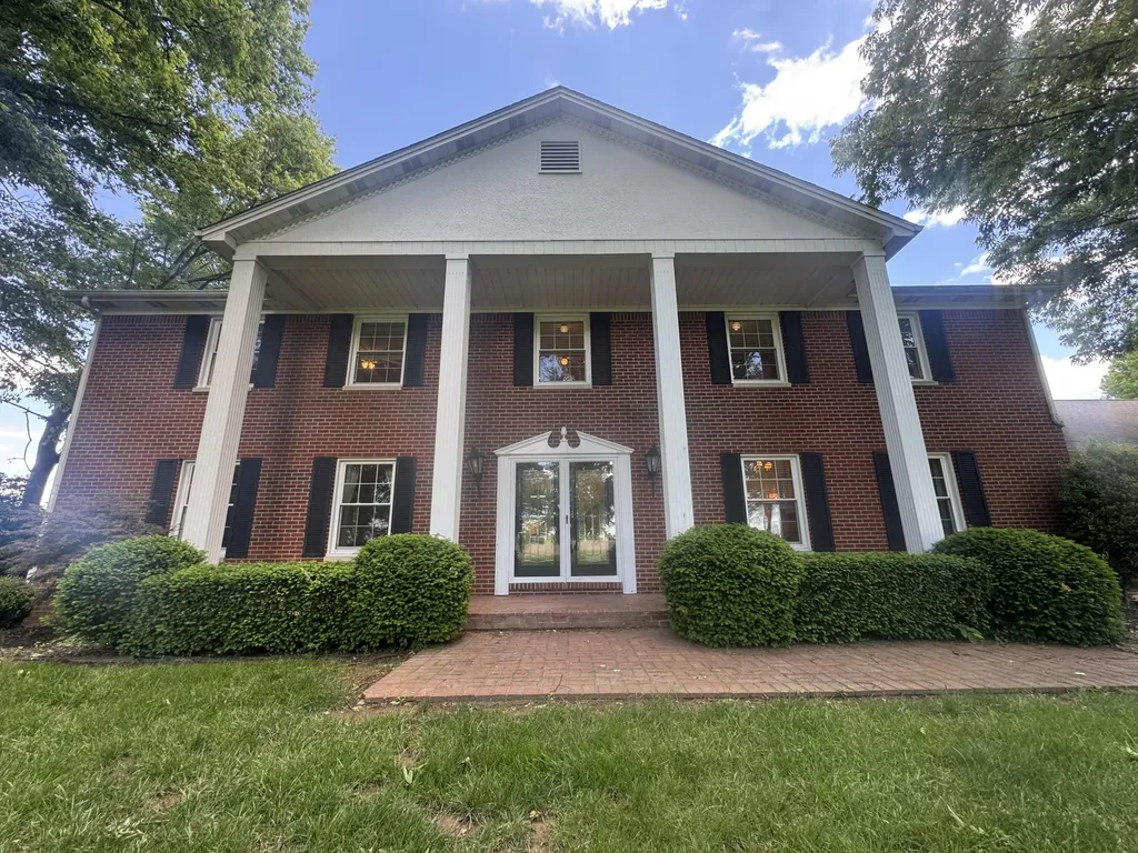 1050 Bluegrass Pike Danville KY 40422