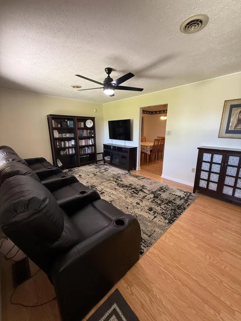 2841 W Laurel Road London KY 40741