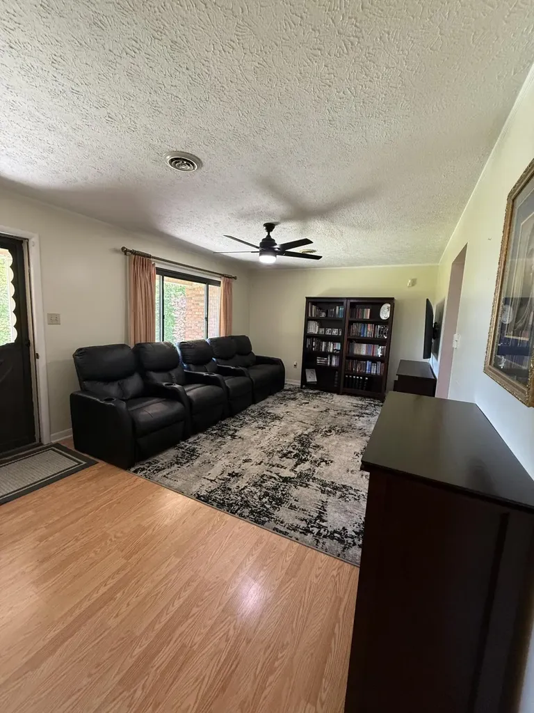 2841 W Laurel Road London KY 40741