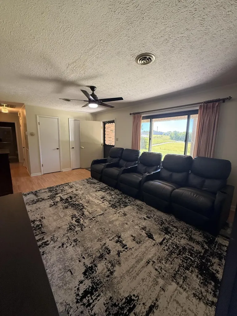 2841 W Laurel Road London KY 40741