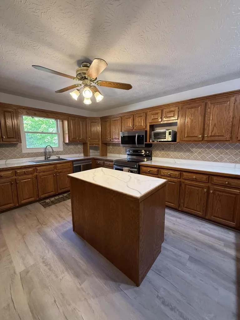 2841 W Laurel Road London KY 40741