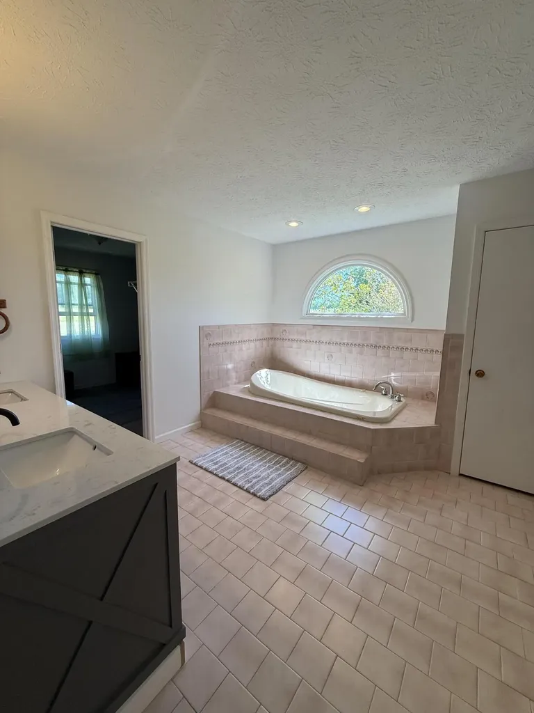 2841 W Laurel Road London KY 40741