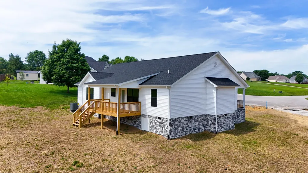 126 Sterlyn Drive London KY 40744
