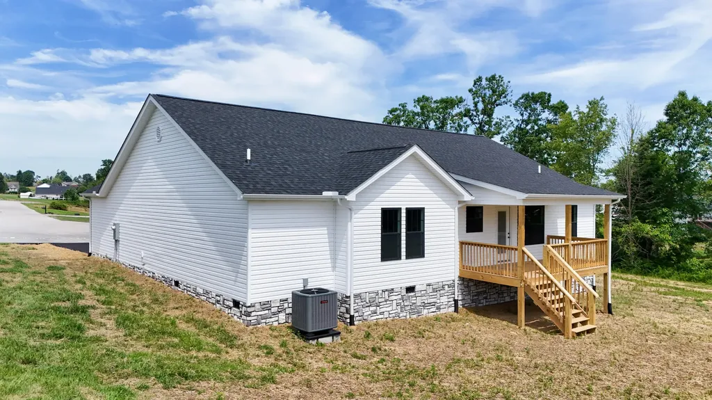126 Sterlyn Drive London KY 40744