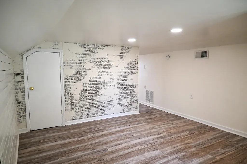 106 N 4th Street Nicholasville KY 40356