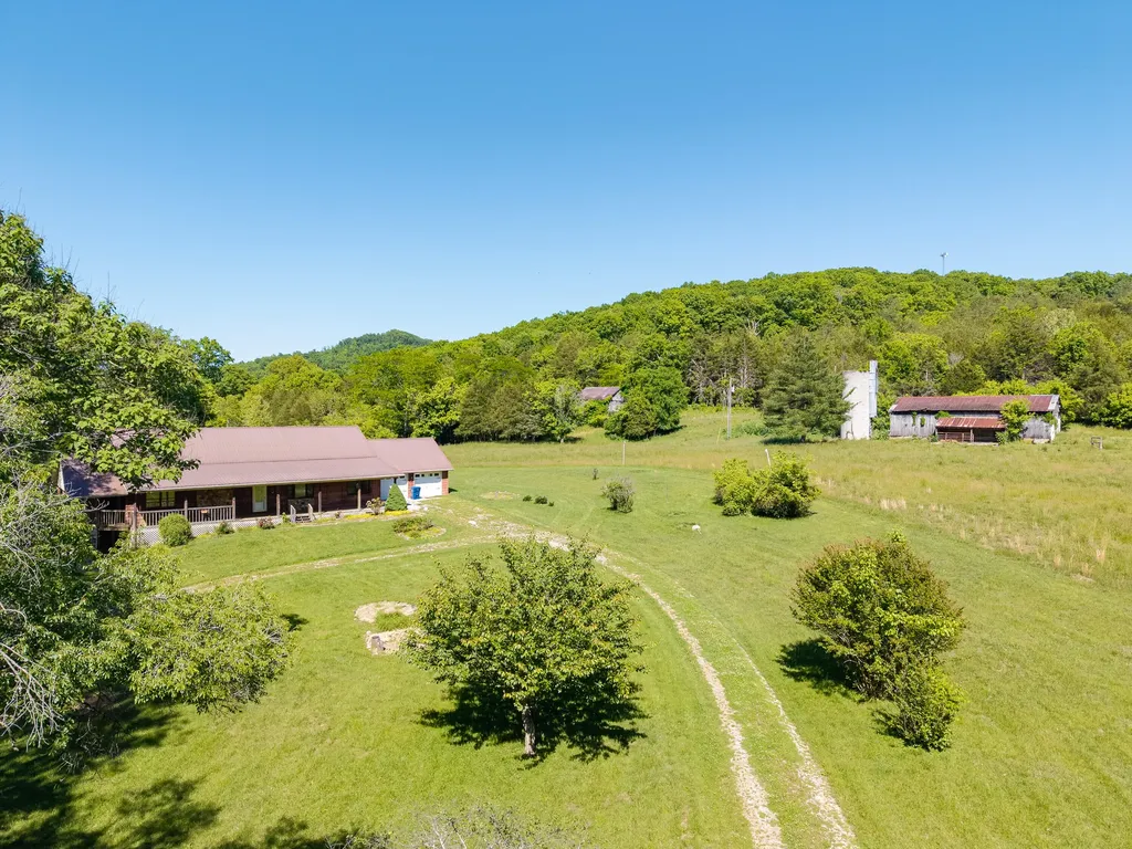 290 Mayfield Hollow Road Somerset KY 42501
