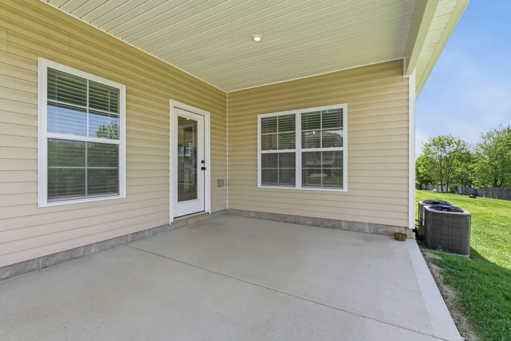 1325 Silver Springs Drive Lexington KY 40511