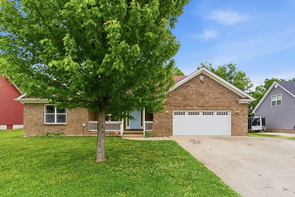 1025 Lanas Lane Lawrenceburg KY 40342