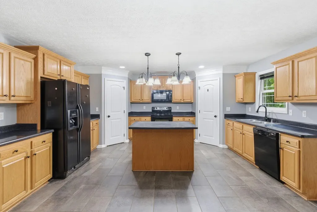 1025 Lanas Lane Lawrenceburg KY 40342