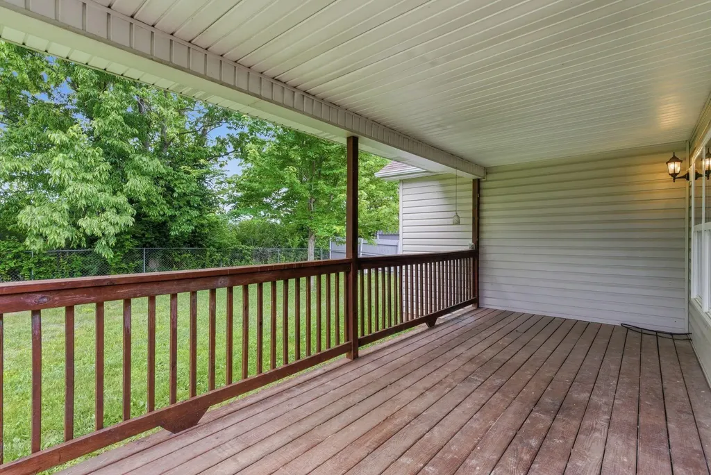 1025 Lanas Lane Lawrenceburg KY 40342