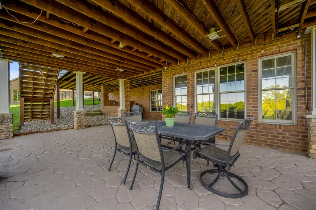 302 Eagle Drive Nicholasville KY 40356