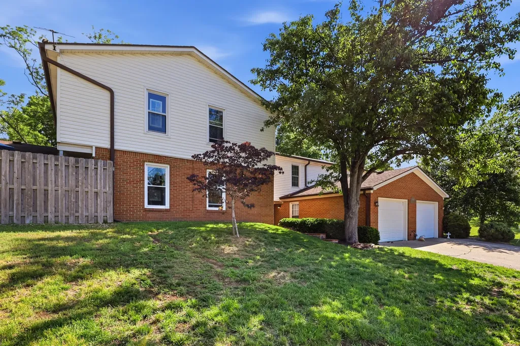 3408 Red Coach Trail Lexington KY 40517