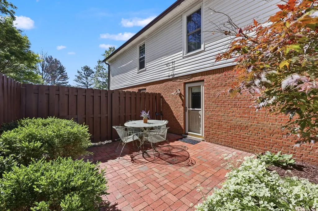 3408 Red Coach Trail Lexington KY 40517