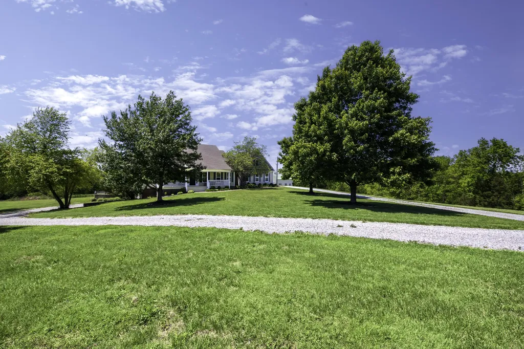 1665 Glensboro Road Lawrenceburg KY 40342