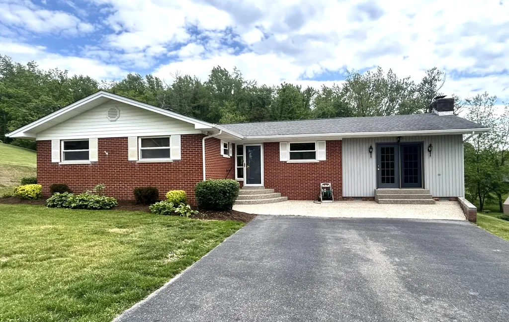 406 Bomont Avenue London KY 40741