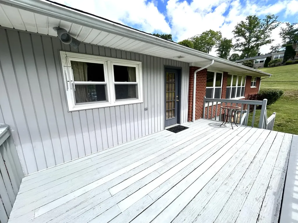 406 Bomont Avenue London KY 40741