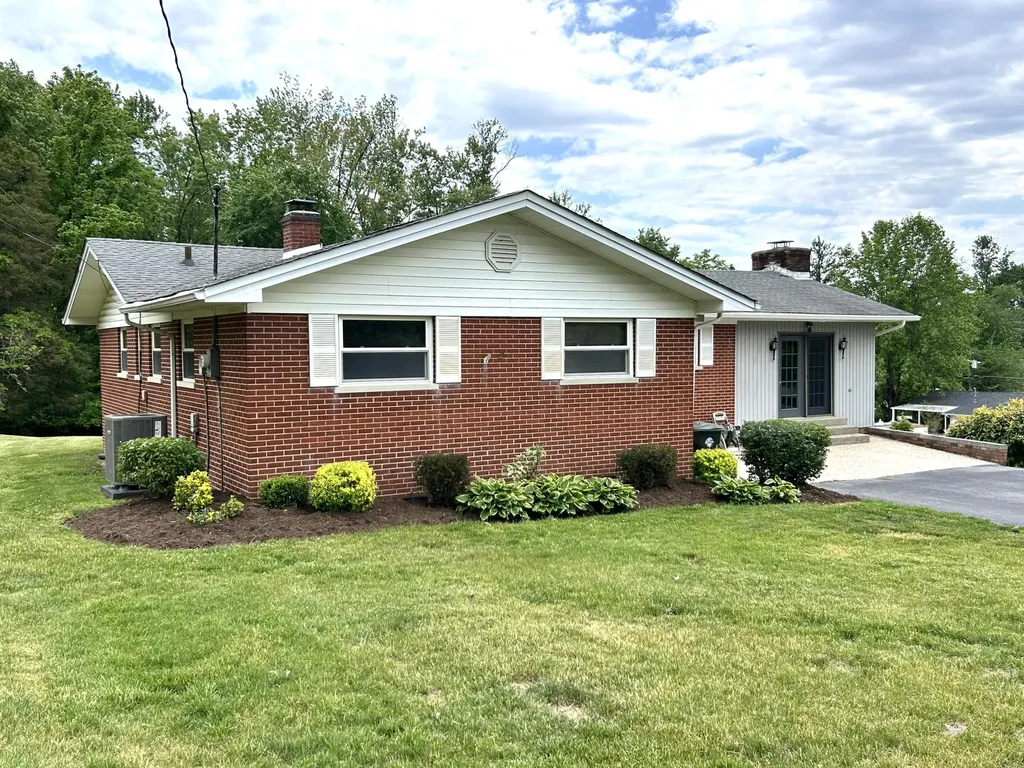 406 Bomont Avenue London KY 40741