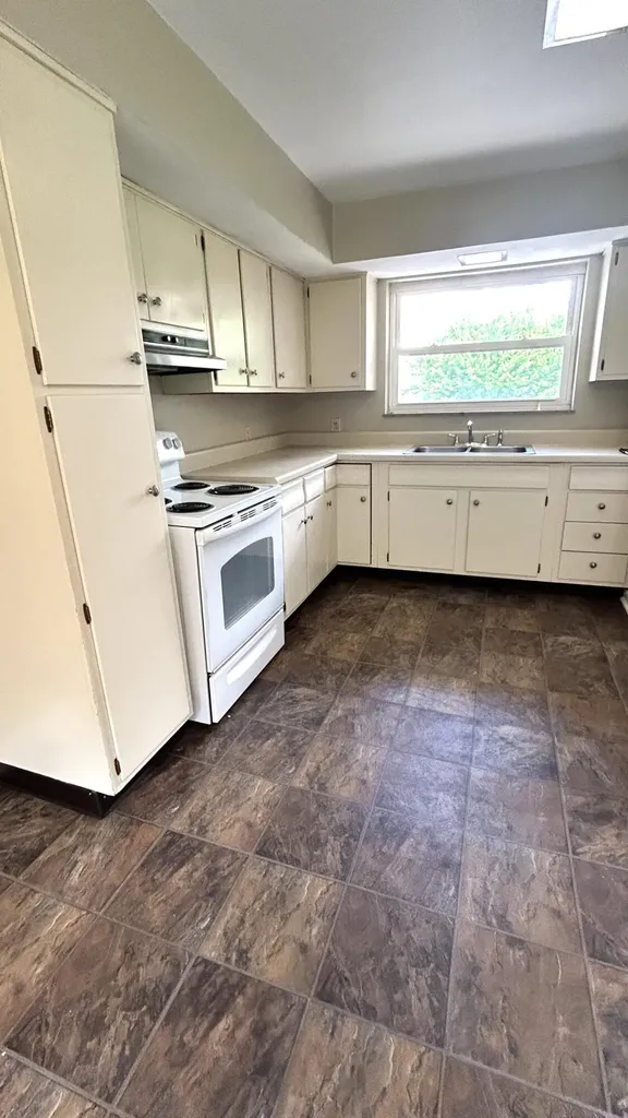 406 Bomont Avenue London KY 40741