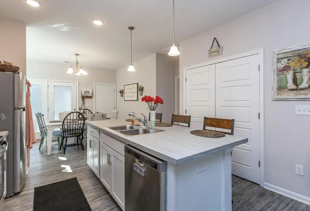 144 Mccowans Ferry Alley Versailles KY 40383