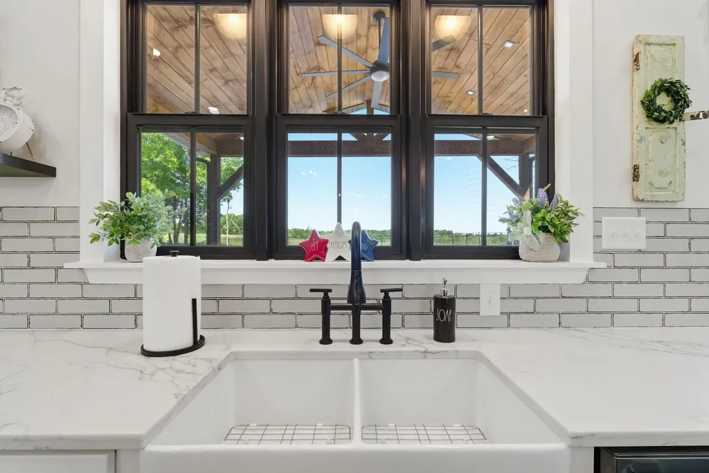 80 Leatherwood Lane Nicholasville KY 40356