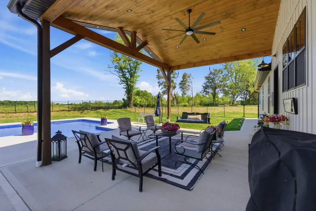 80 Leatherwood Lane Nicholasville KY 40356