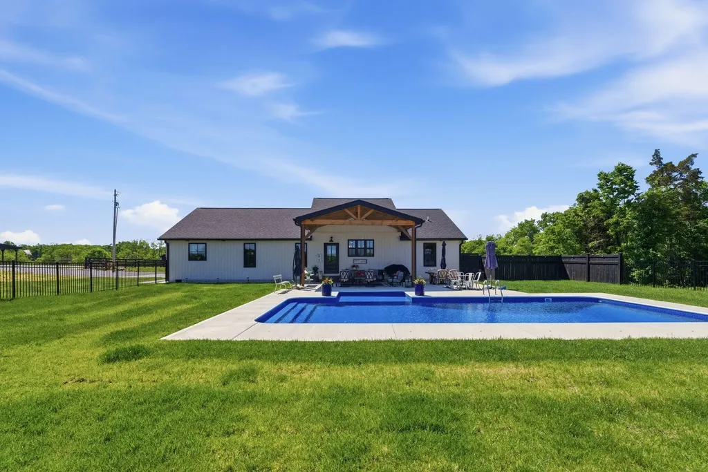 80 Leatherwood Lane Nicholasville KY 40356