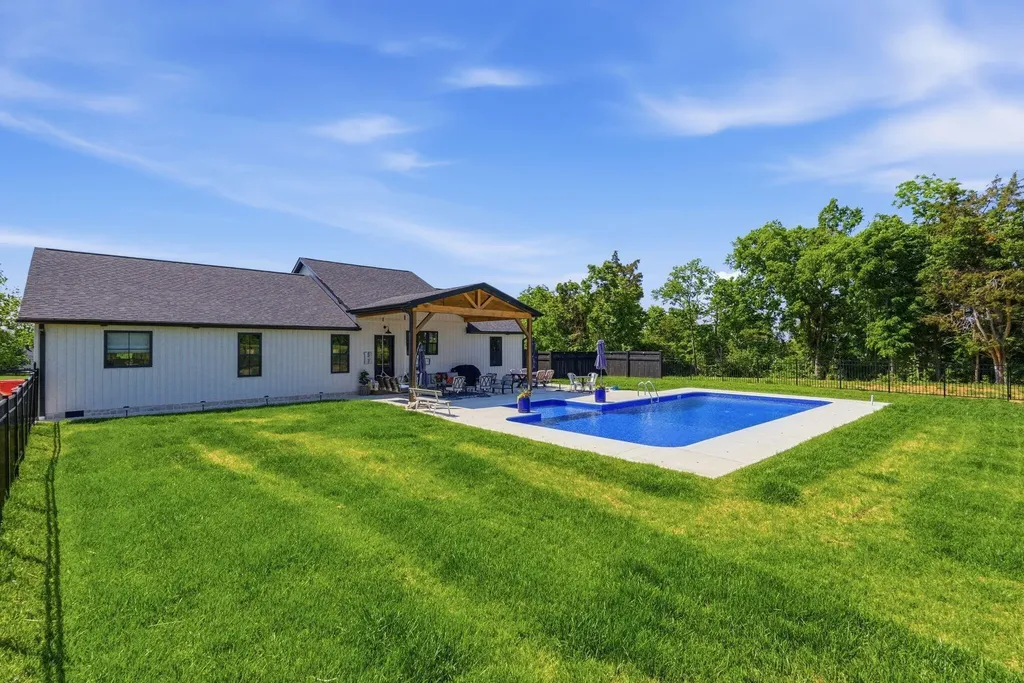 80 Leatherwood Lane Nicholasville KY 40356