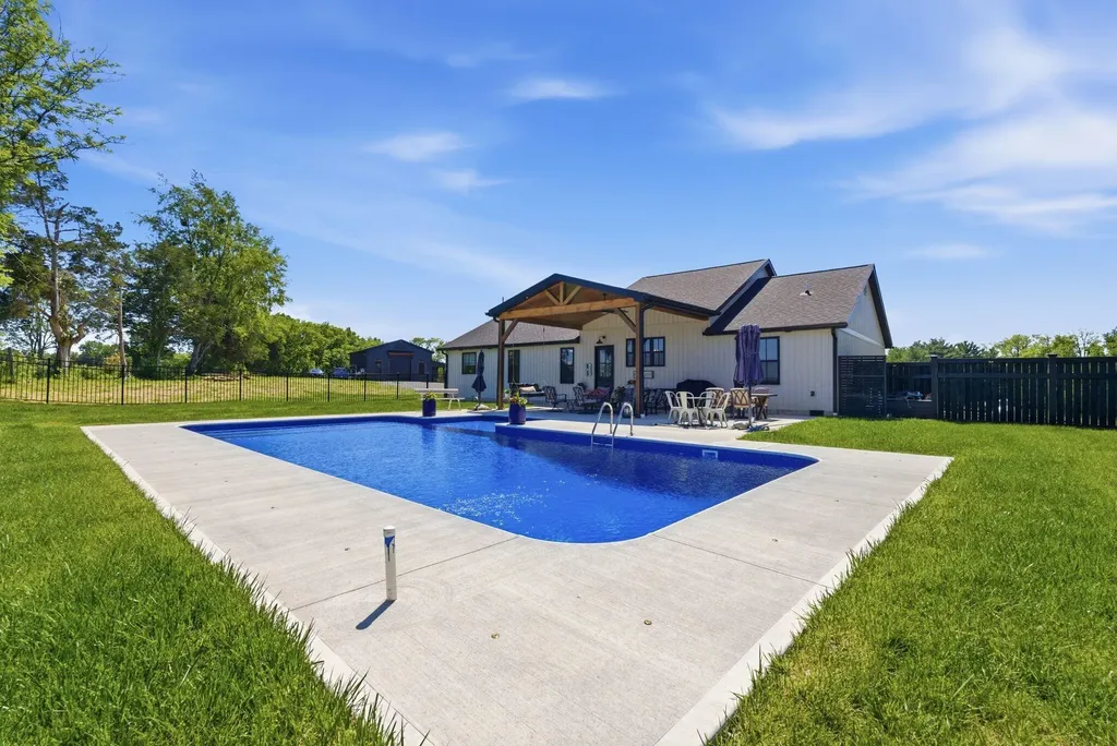 80 Leatherwood Lane Nicholasville KY 40356