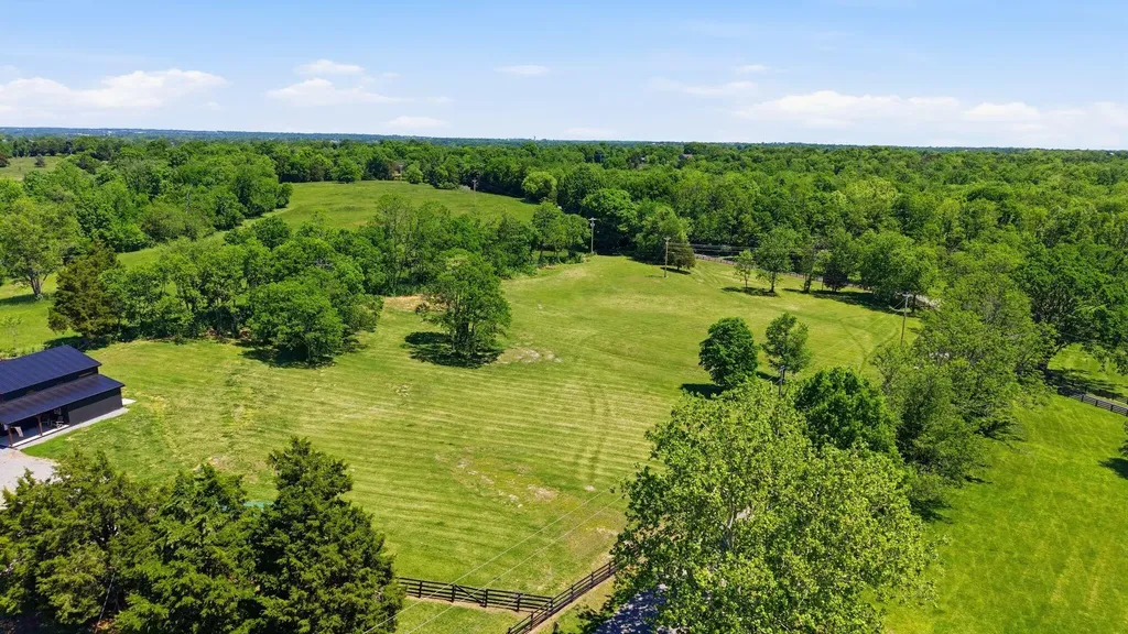 80 Leatherwood Lane Nicholasville KY 40356