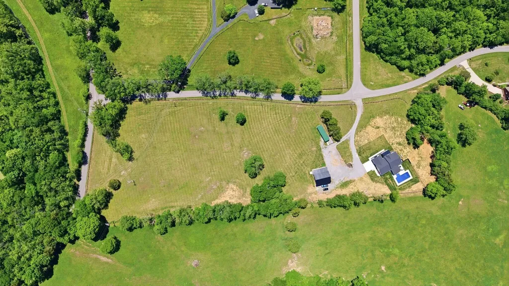 80 Leatherwood Lane Nicholasville KY 40356