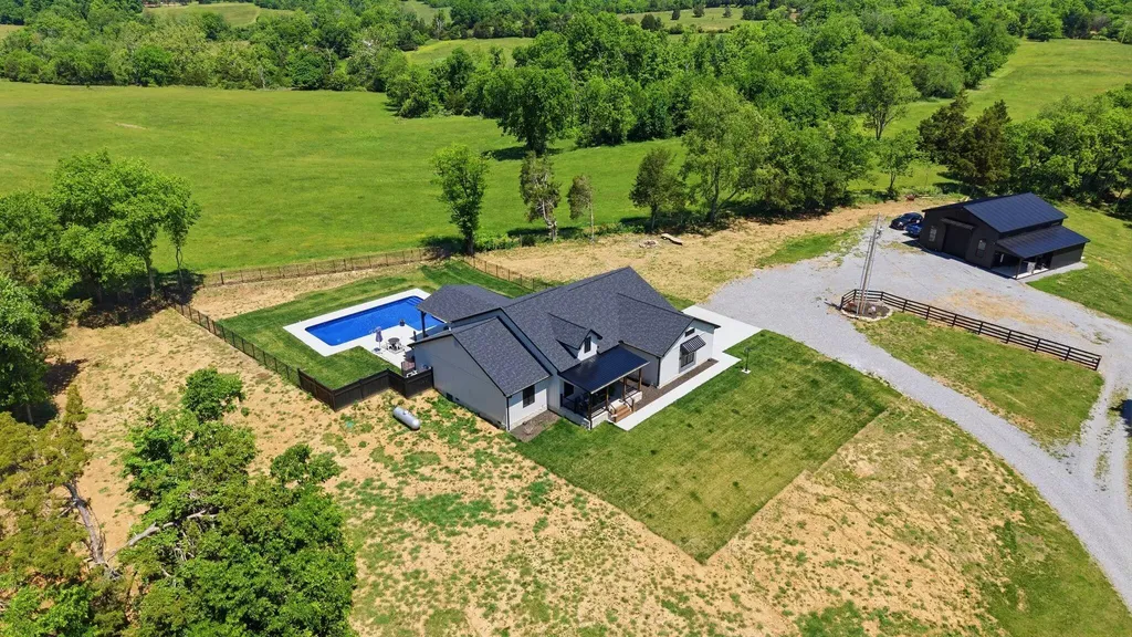80 Leatherwood Lane Nicholasville KY 40356