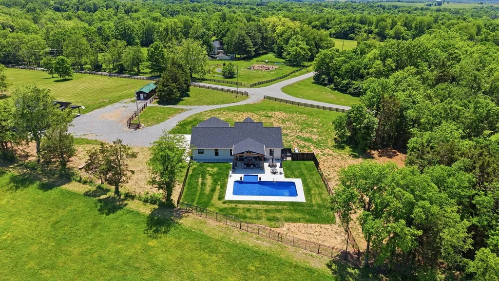 80 Leatherwood Lane Nicholasville KY 40356
