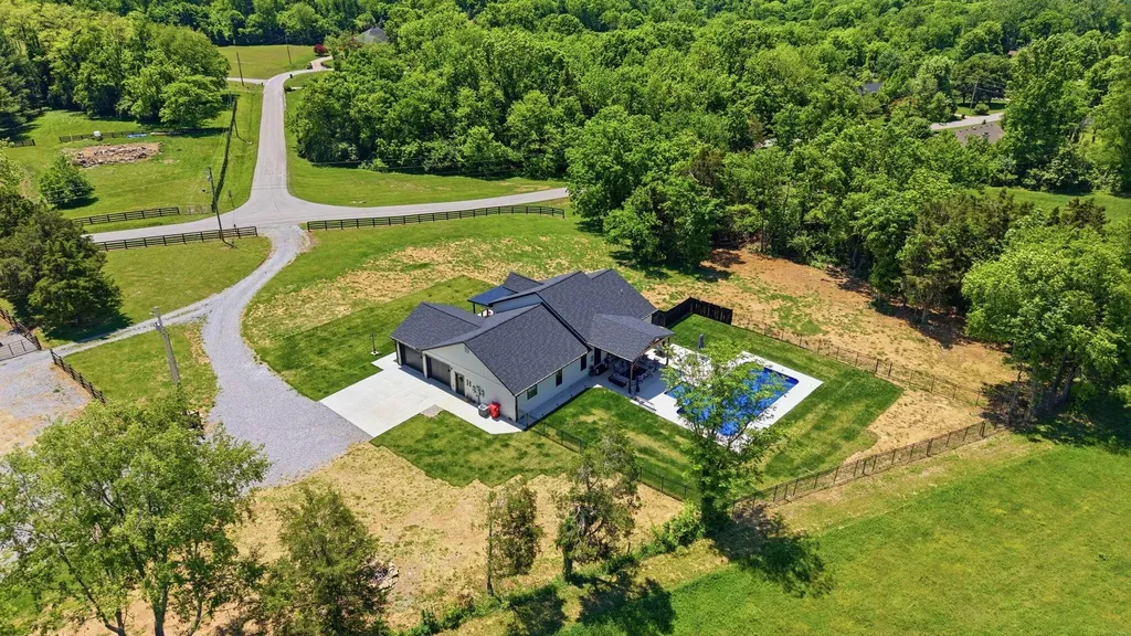 80 Leatherwood Lane Nicholasville KY 40356