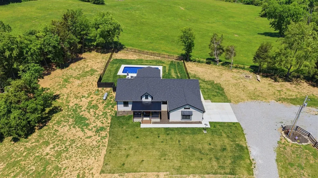 80 Leatherwood Lane Nicholasville KY 40356