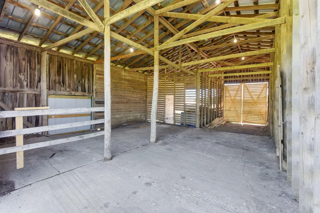 11440 Kentucky 698 Hustonville KY 40437