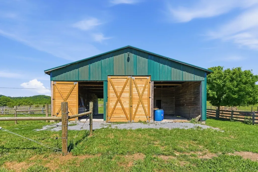 11440 Kentucky 698 Hustonville KY 40437