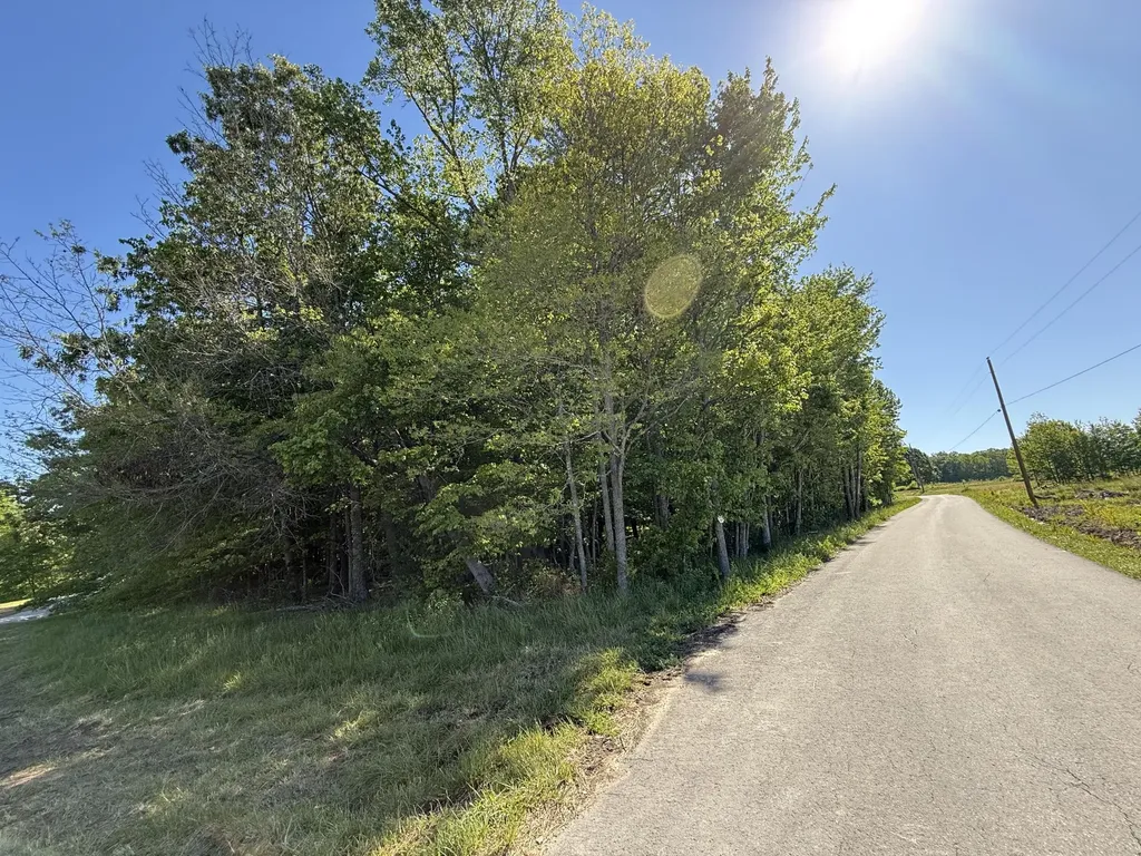 9999 Flatwoods School Road Crab Orchard KY 40419