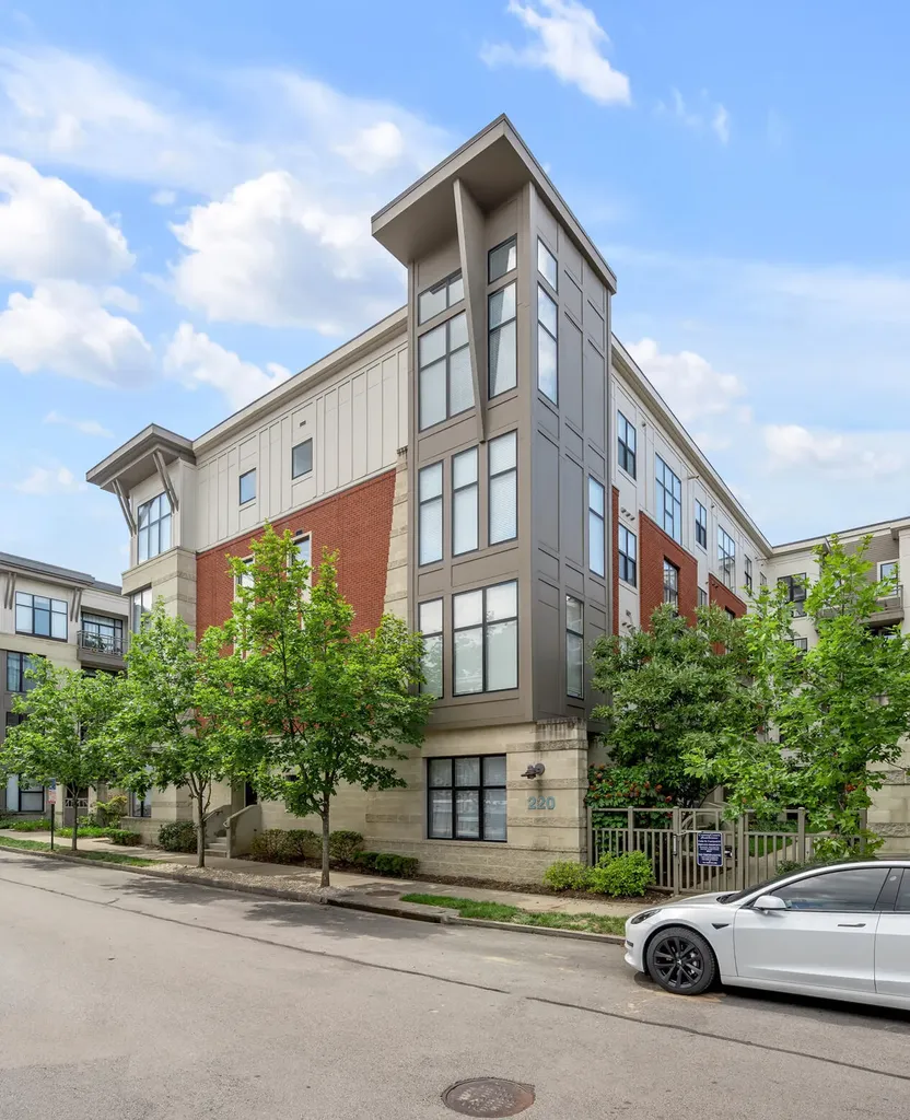 220 Cedar Street Lexington KY 40508