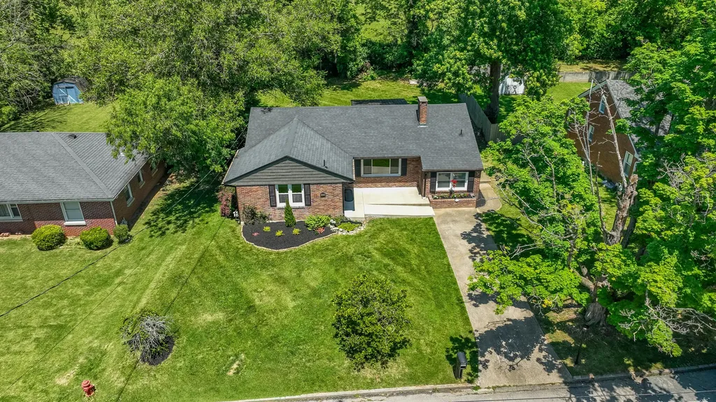 120 Windsor Drive Richmond KY 40475