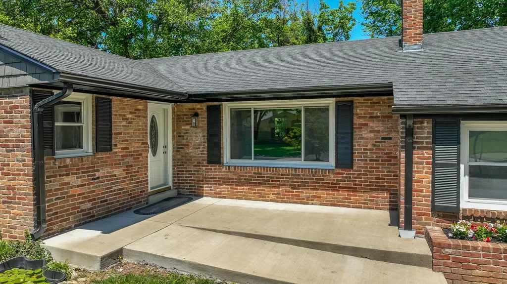 120 Windsor Drive Richmond KY 40475