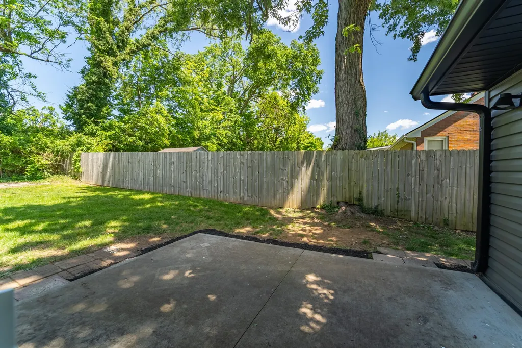 120 Windsor Drive Richmond KY 40475