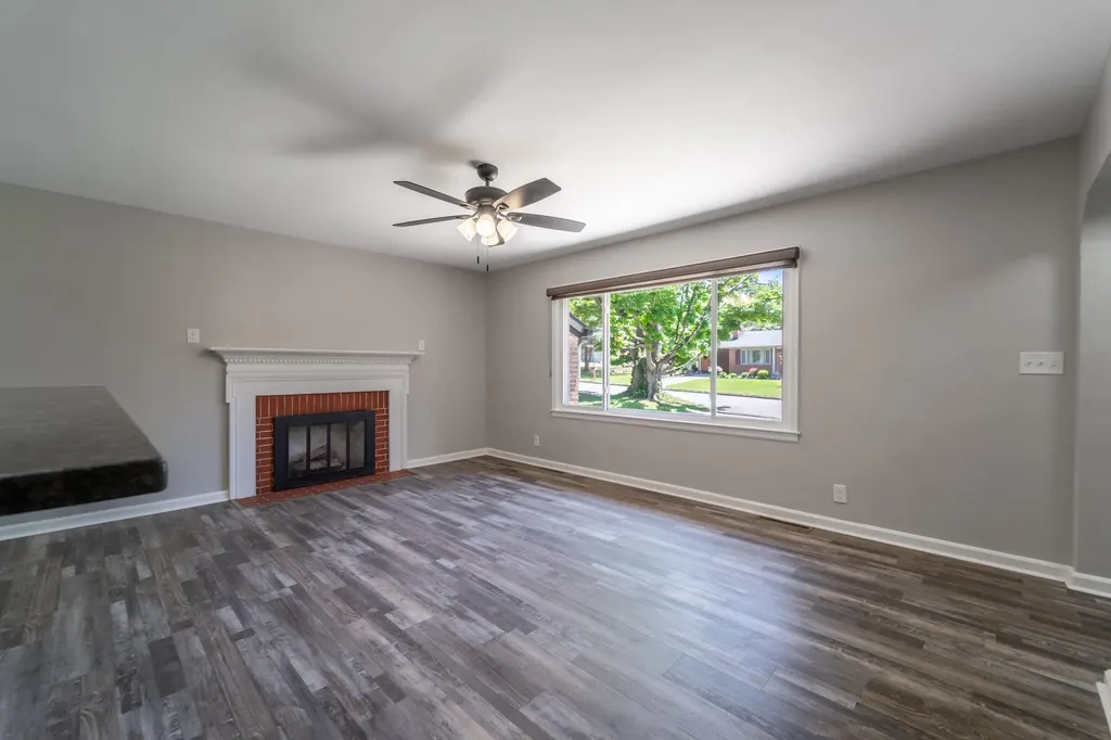 120 Windsor Drive Richmond KY 40475